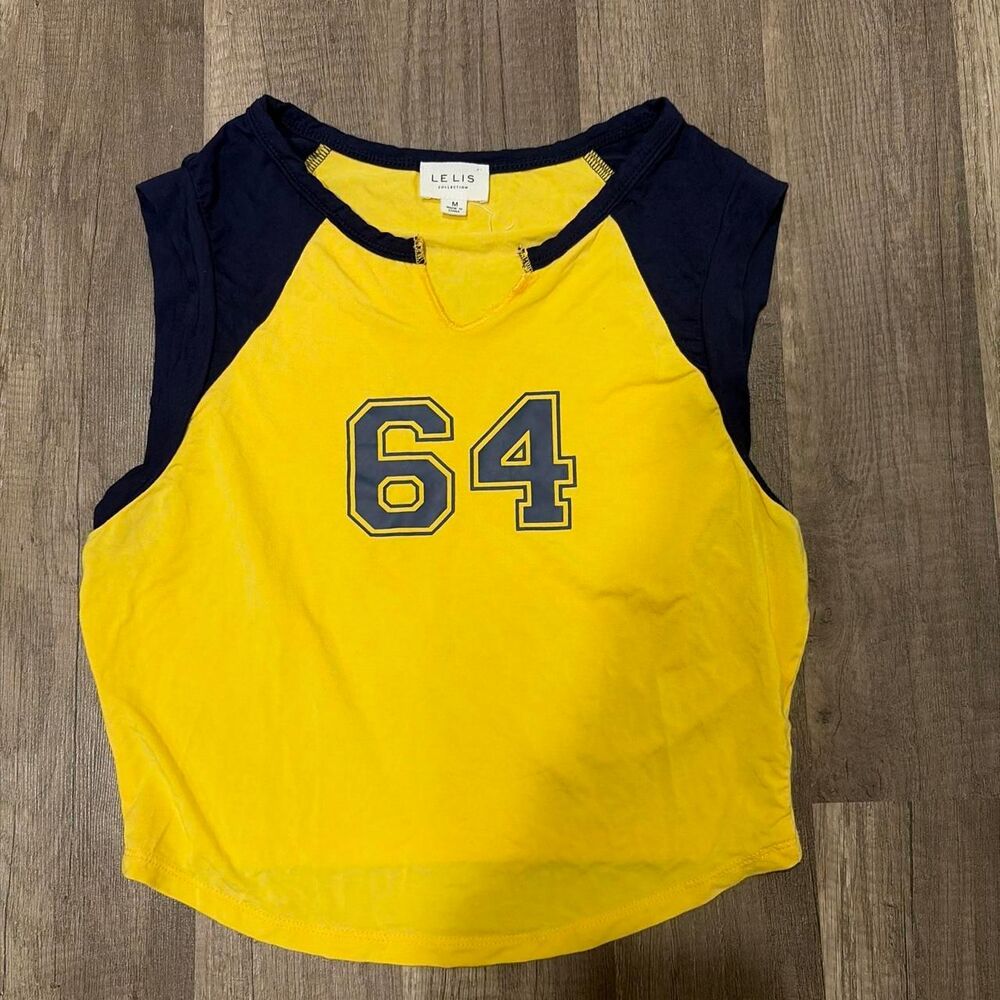 Le Lis Number Graphic Top